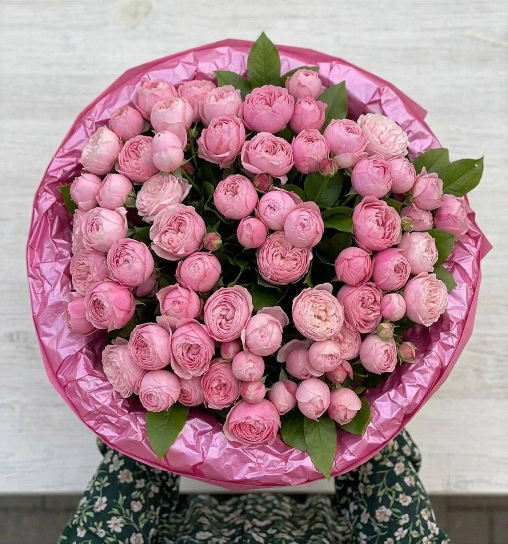 Моно-букет из розовых пионовидных роз